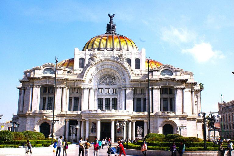 Aproveite o Ballet Folclórico no Palácio de Belas Artes.Curta o Ballet Folclórico no Palácio de Bellas Artes