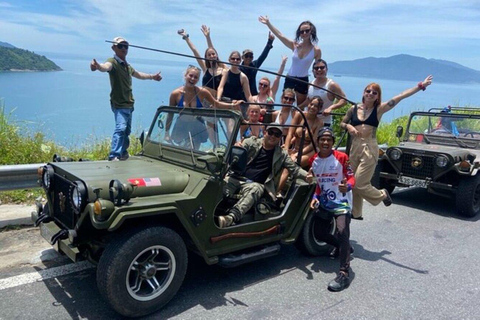 De Hoi An: Passe turístico de Hai Van, baía de Lang Co e cidade de Hue em um jipe ...De Hoi An: Passe Turístico de Hai Van, Baía de Lang Co e Cidade de Hue em Jeep ...