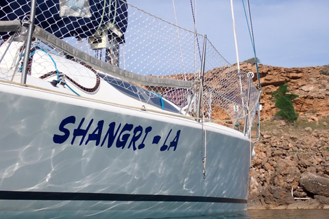 Baia di Fornells: Tour a vela della costa nord di MinorcaTour di un giorno intero condiviso