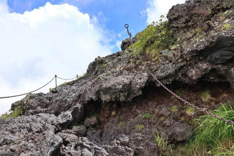 Mt. Fuji Guided Summit Climb with Mountain Hut Stay From Tokyo by Public Transit
