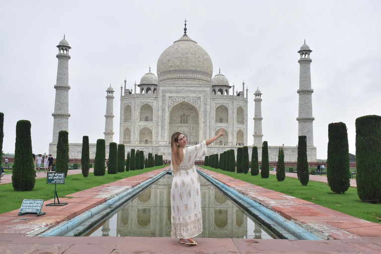 Von Delhi aus: Taj Mahal Sunrise Tour mit Elephant SOS