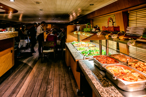 Prague de nuit : dîner-croisière de 3 hEssentiel