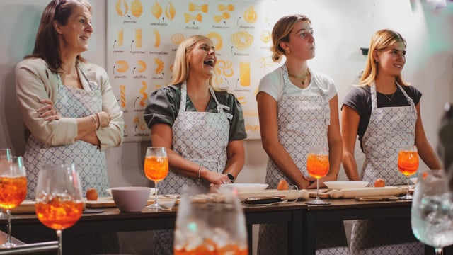 Rome : Cours de cuisine sur les pâtes traditionnelles et les cocktails