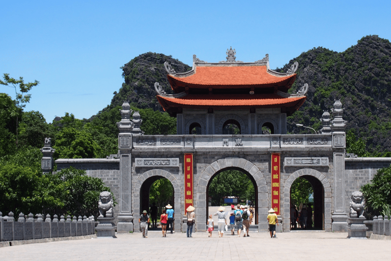 Hanoi: Luxurious 2-Day Ninh Binh Tour with Hotel/Bungalow Private Tour