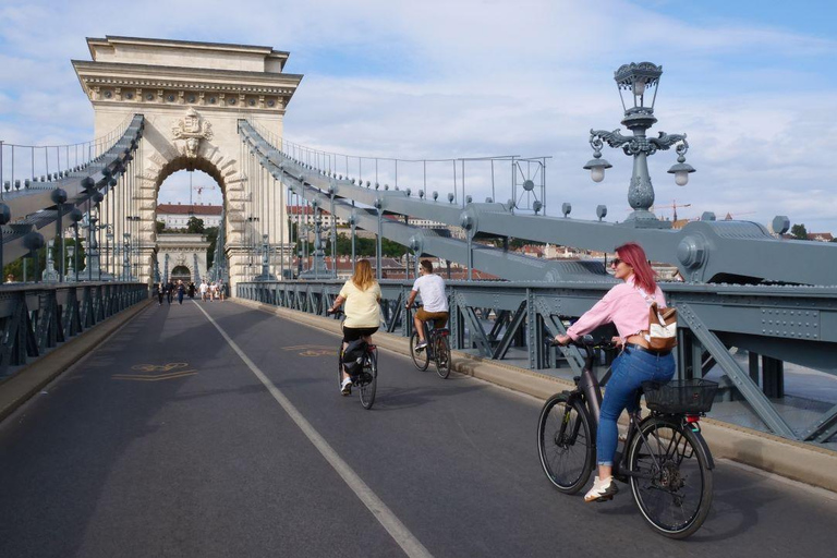 Budapeste: Passeio turístico guiado de E-BikeTour em holandês