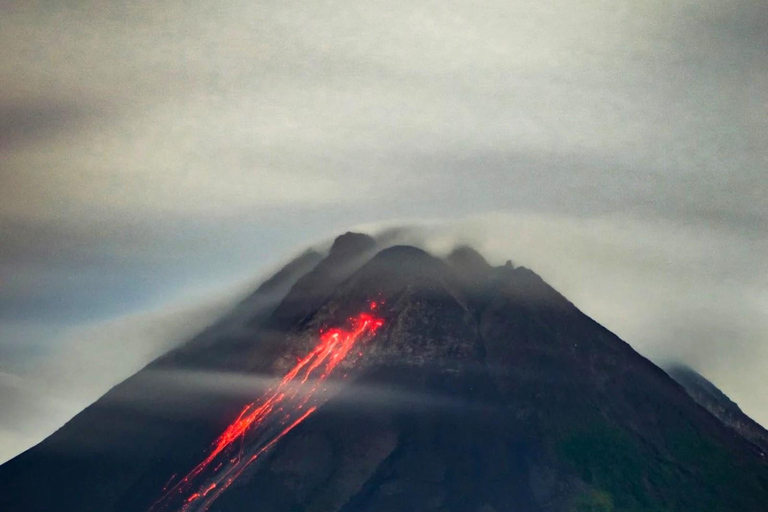 Yogyakarta: Mount Merapi Guided Trekking to See Lava Flow