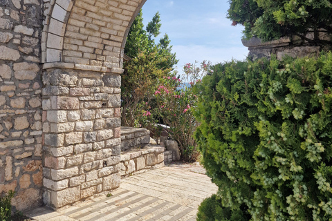 Sarande: Blue Eye Kayak Walking tour & Lekuresi Castle NO KAYAK,Blue Eye Basic Visit – Transport & Free Time