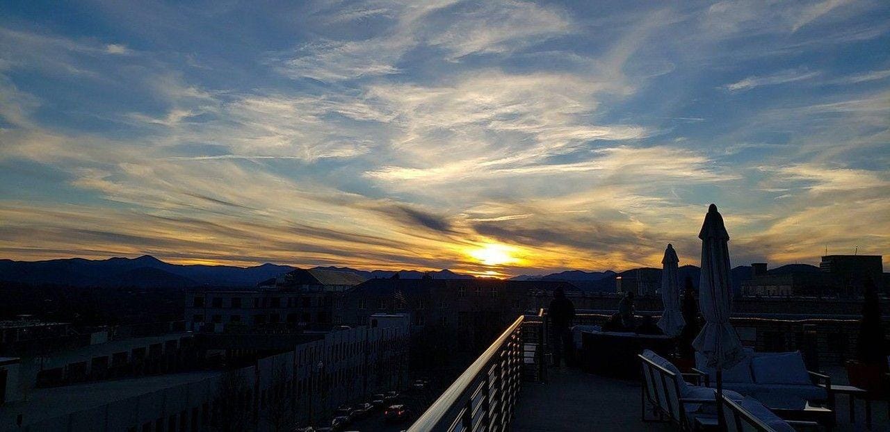 Asheville: Tour mit Sonnenuntergang, Lichtern der Stadt und Cocktails
