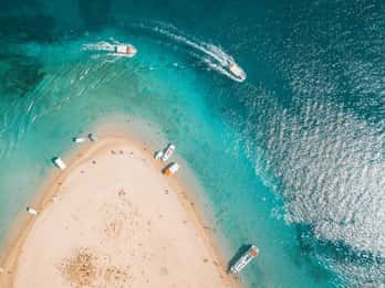 Zakynthos: Laganas Bay, Myzithres & Turtles Speedboat Tour