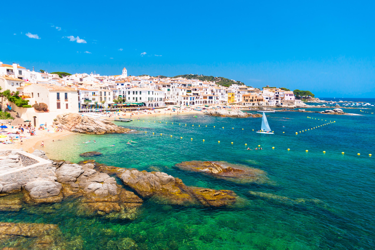 Promenade dans les criques, les plages et le célèbre village de pêcheurs de la Costa Brava