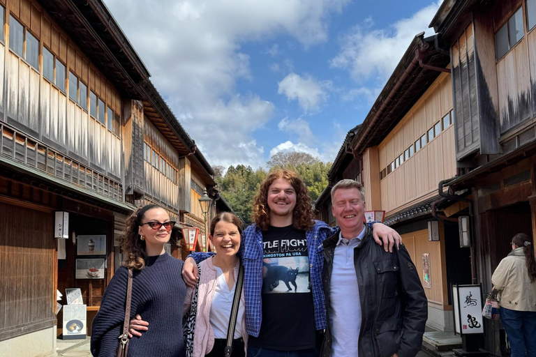 Kanazawa:Gold Leaf Experience, Geisha District & Matcha Tour