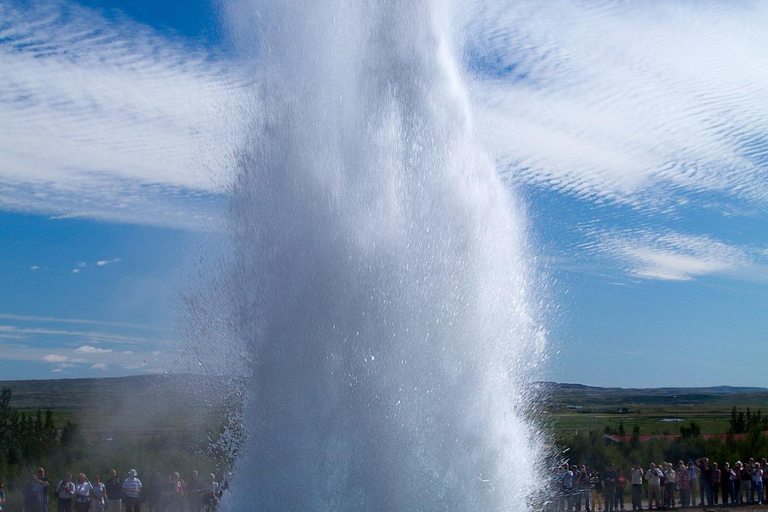 From Reykjavik: Golden Circle Tour with Gullfoss and Geysir