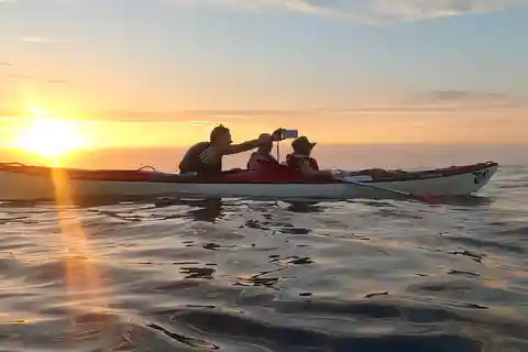 Marciana Marina: Evening Sea Kayaking Tour with Swim Stop