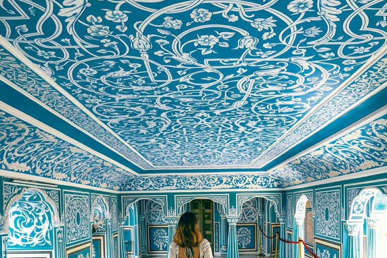 From Delhi: Same-Day Jaipur Tour with Hotel Pickup Private Tour from Delhi: Car, Driver, Guide, Tickets & Lunch