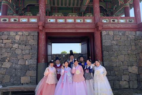 Jeju: Day Tour, Small Volcano & Landmark & UNESCO Heritage Private Day Tour 5hr (Just Car Charter/Not including ticket)