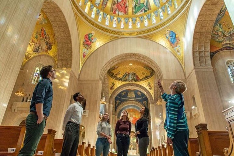 Washington: Tour privado de la Basílica, la Catedral y la Calle de las Embajadas