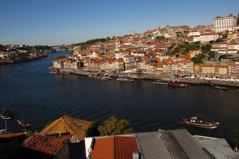 Porto: Portuguese Christmas Tour with Food and Drinks