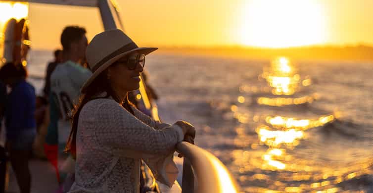 Algarve: Catamaran Sunset Tour with DJ or Live Guitarist