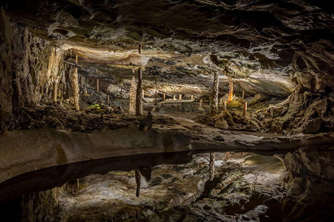 From Bern: Swiss Alps, Lauterbrunnen, &amp; Beatus Caves TourPrivate Tour