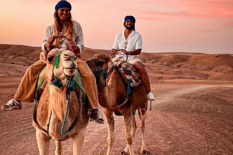 Marrakech: Excursão ao deserto de Agafay com quadriciclo, passeio de camelo e jantar