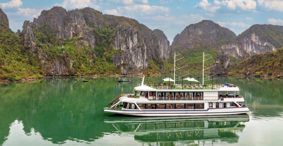 Hanoi: Ha Long Bay 5* Cruise Buffet, Jacuzzi, Cave, Kayak