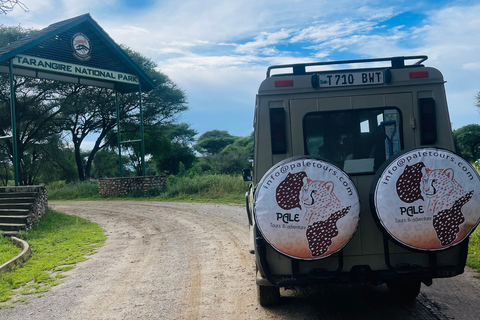 Tanzania Group Safaris Through Tanzania’s Top National Parks Arusha : Ngorongoro Creater group Safari