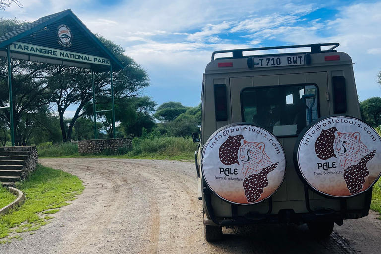 Tanzania Group Safaris Through Tanzania’s Top National Parks Arusha : 3 Days Serengeti and ngorongoro ngroup Safari