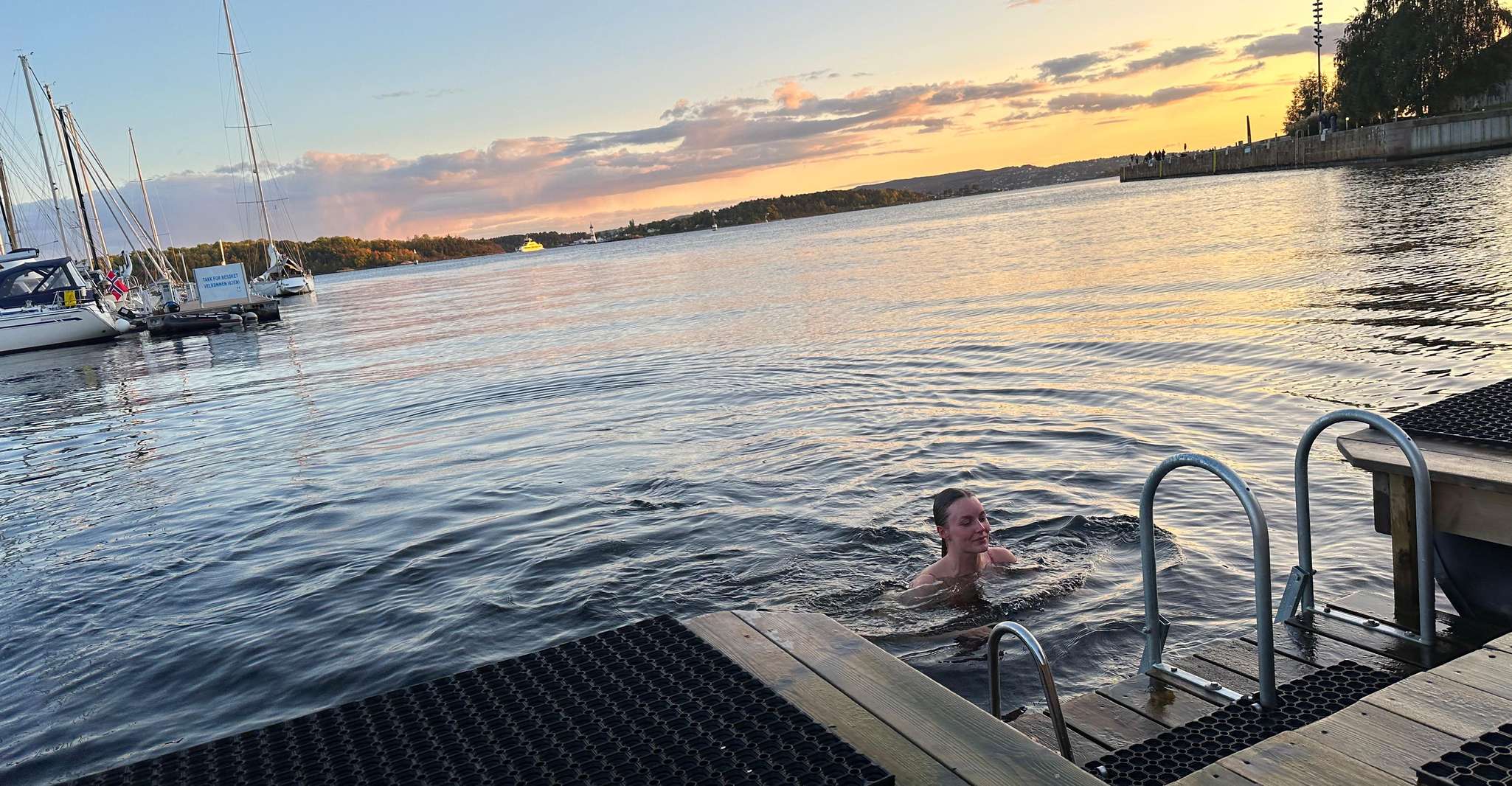 Oslo, Self-Service Floating Sauna Ticket - Hizvo