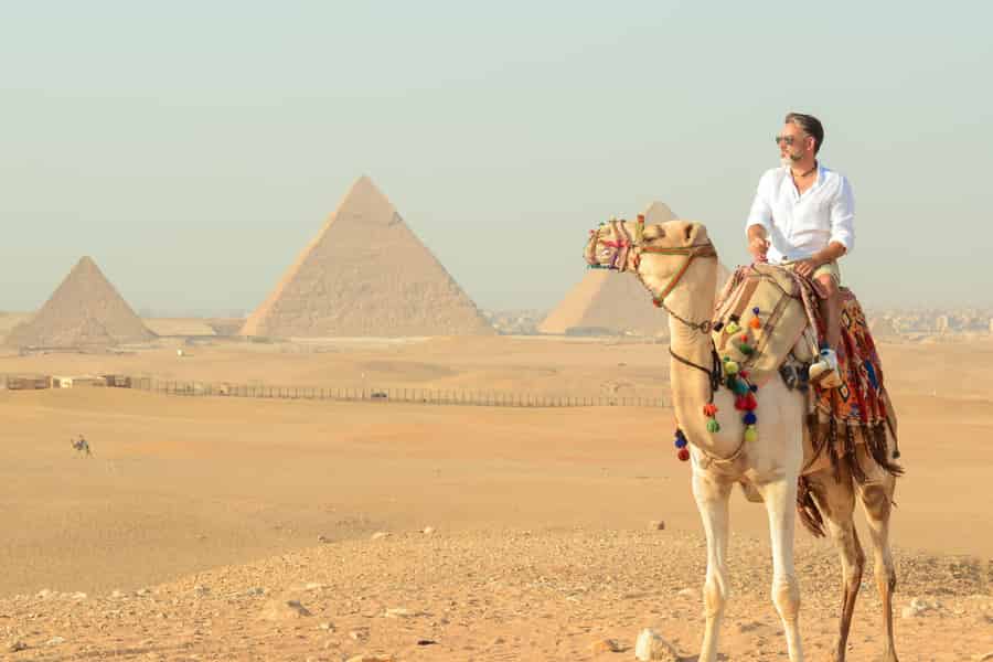Gizeh Sonnenaufgang Pyramide Geführte Tour mit Kamelritt & Frühstück. Foto: GetYourGuide Gizeh Sonnenaufgang Pyramide Geführte Tour mit Kamelritt & Frühstück. Foto: GetYourGuide