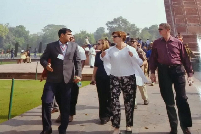 Depuis Agra : Visite guidée du Taj Mahal par un guide agréé par le gouvernement.Visite guidée du Taj Mahal par un guide expert et expérimenté.