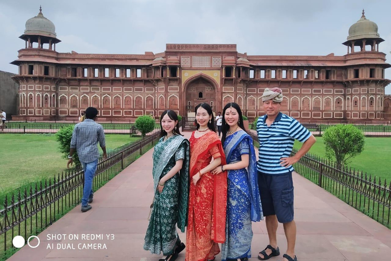 From Delhi: 2-Days Private Agra Tour with Fatehpur Sikri Tour with 3-Star Hotel, Private Car, Driver and Expert Guide
