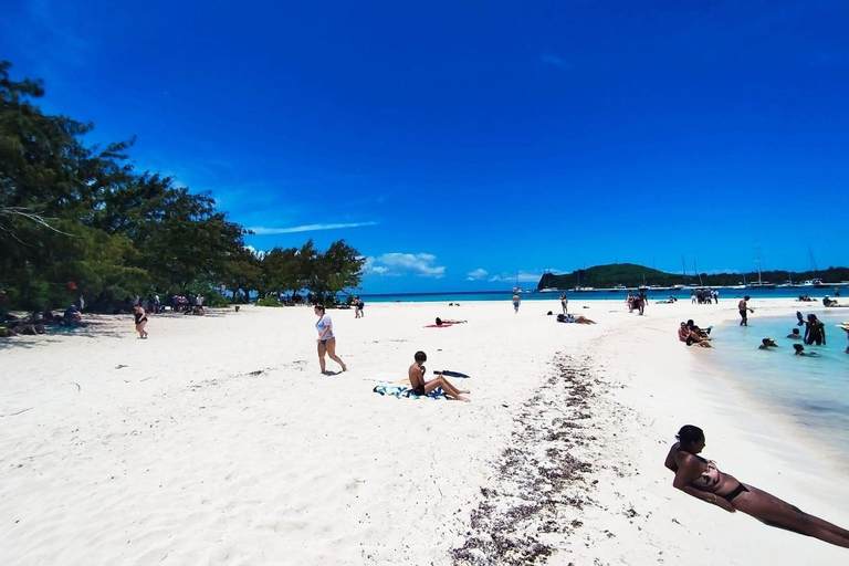 Mauritius: rejs katamaranem na Ile Aux Cerfs z odbiorem z hoteluMauritius: rejs katamaranem na Ile Aux Cerfs z odbiorem