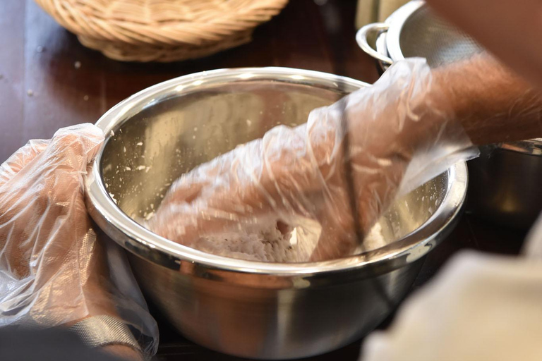 Sathon: Hands-on Thai Cooking Class & Market Tour in Bangkok