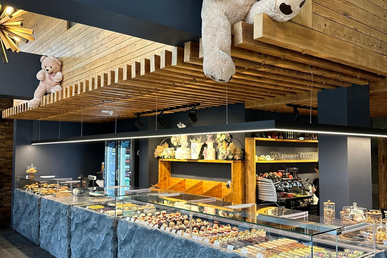 Brasov: Bran Castle Private Tour with Local Flavors
