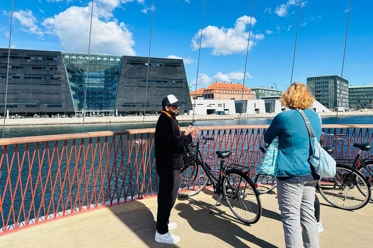 Copenhagen: Guided Bike Tour with Christiania Visit