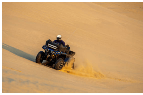 Doha: Wüstensafari mit Kamelritt und Sandboarding