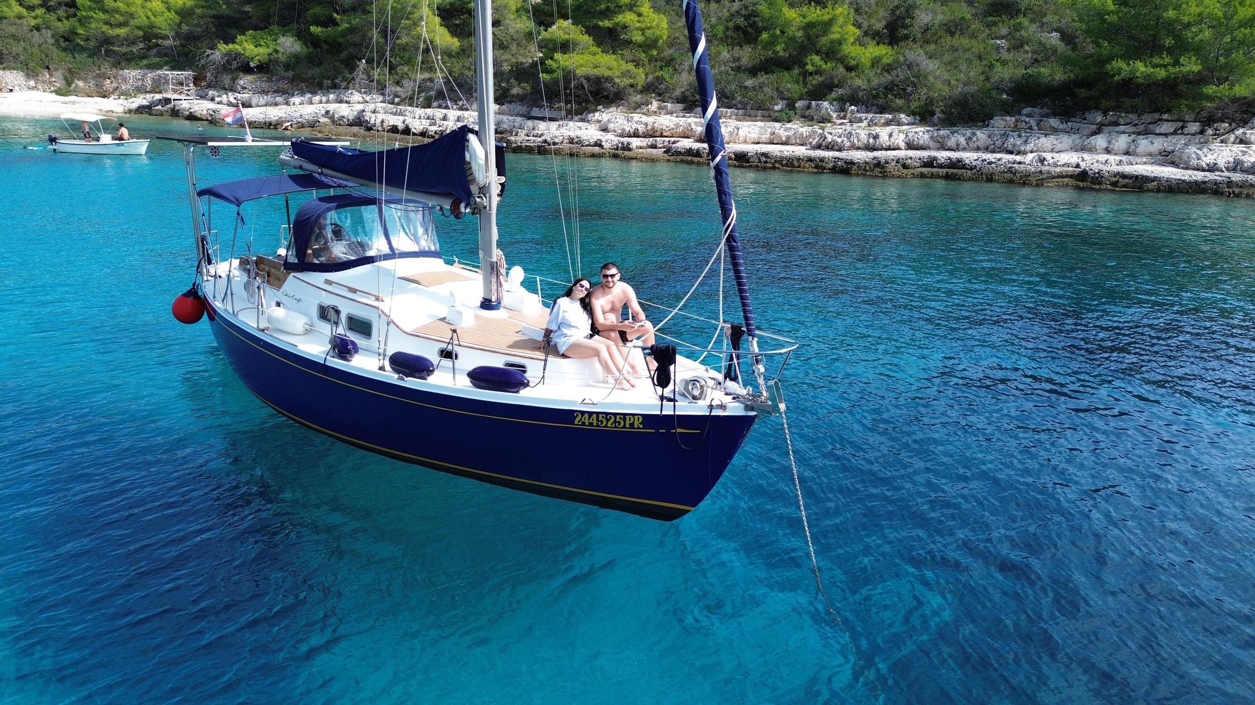 Zadar: Segeltour zu den adriatischen Inseln mit Wasser und Snacks