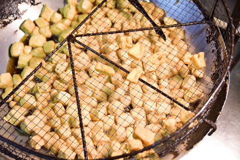 Ayutthaya : Street Food Tour with Hotel Pickup and Guide