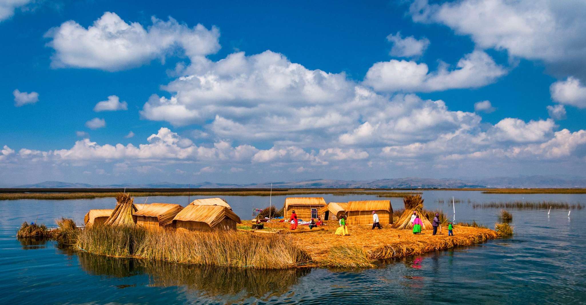 From Cusco, Titicaca Lake - Full day tour with sleeper bus - Housity