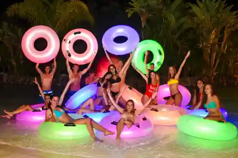 Noche de Siam: Cabalga por la Noche
