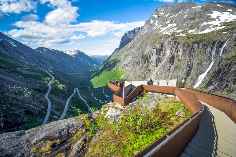 Åndalsnes: Wycieczka autobusowa do punktu widokowego Trollstigen z lokalnym przewodnikiem