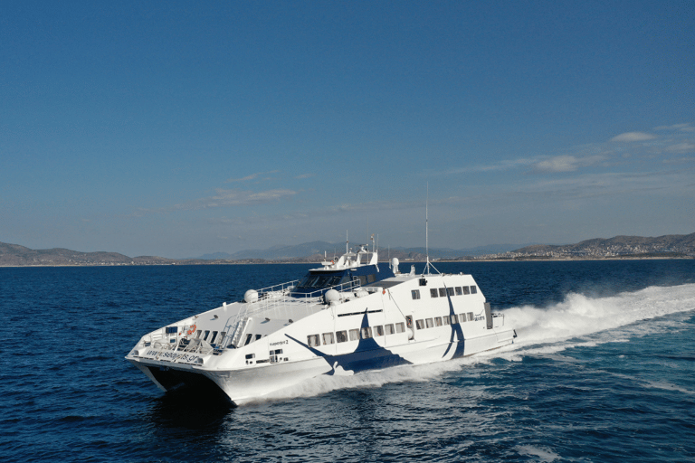 Santorin : traversée en ferry entre Santorin et MykonosBillet aller simple en ferry de Santorin à Mykonos