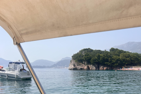 Da Podgorica: trasferimento a Budva e gita in barca a St Stefan