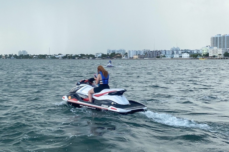 Ft. Lauderdale: Hollywood Beach Jet Ski Rental Rental for 2 Riders with Pre-Paid Gas