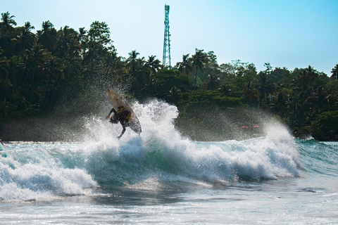 米里萨或卡尔皮蒂亚冲浪营之旅（适合初学者和专家）