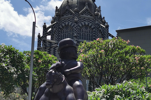 Medellín: City center tour beyond the history and new valley