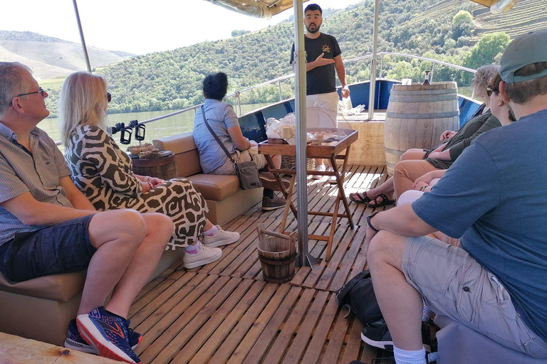 Valle del Douro: tour di mezza giornata con 1 cantina, degustazioni e tour in barca di 1 ora