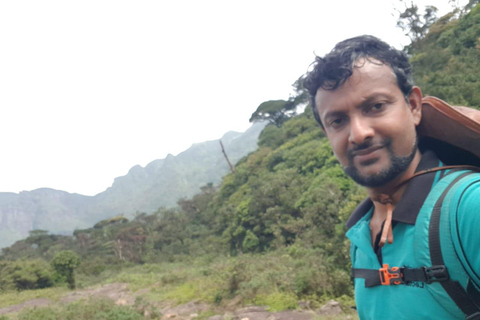 纳克尔斯峰探险和希洛亚村露营 2 日游