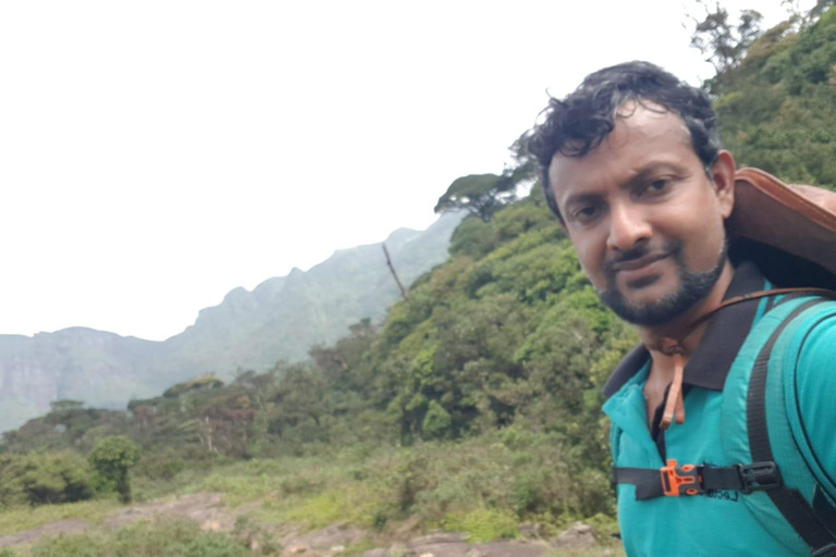 纳克尔斯峰探险和希洛亚村露营 2 日游