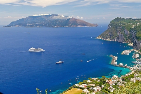 De Sorrento a Capri y Positano: tour privado en barcoDe Sorrento a Capri y Positano: tour privado en lancha motora